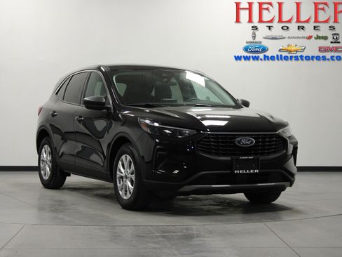 Used 2023 Ford Escape Active image 1