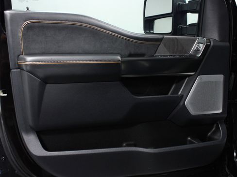 Used 2023 Ford F350 Platinum image 11