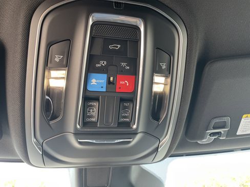 New 2025 Jeep Grand Cherokee L Altitude image 33