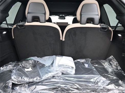 New 2026 Volvo XC90 B6 Plus w/ Protection Package Premier image 32