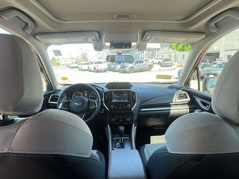 Used 2021 Subaru Forester Premium AWD/4WD image 23