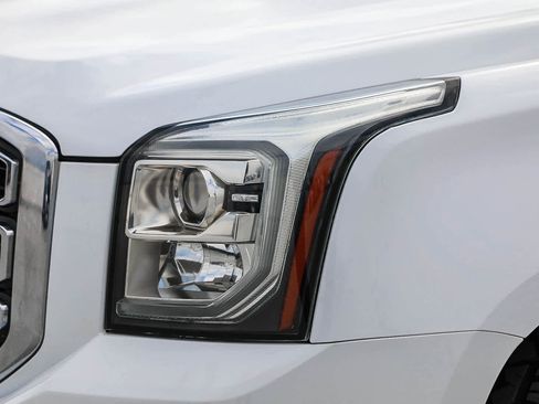 Used 2020 GMC Yukon XL SLT image 7