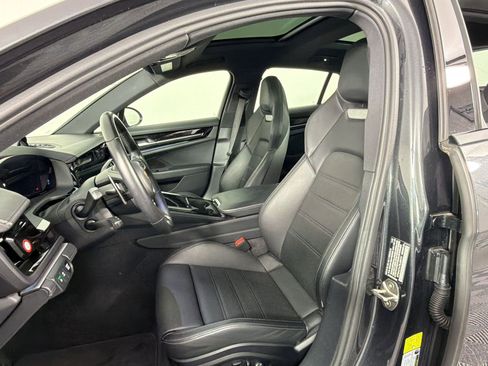 Certified 2024 Porsche Panamera image 5