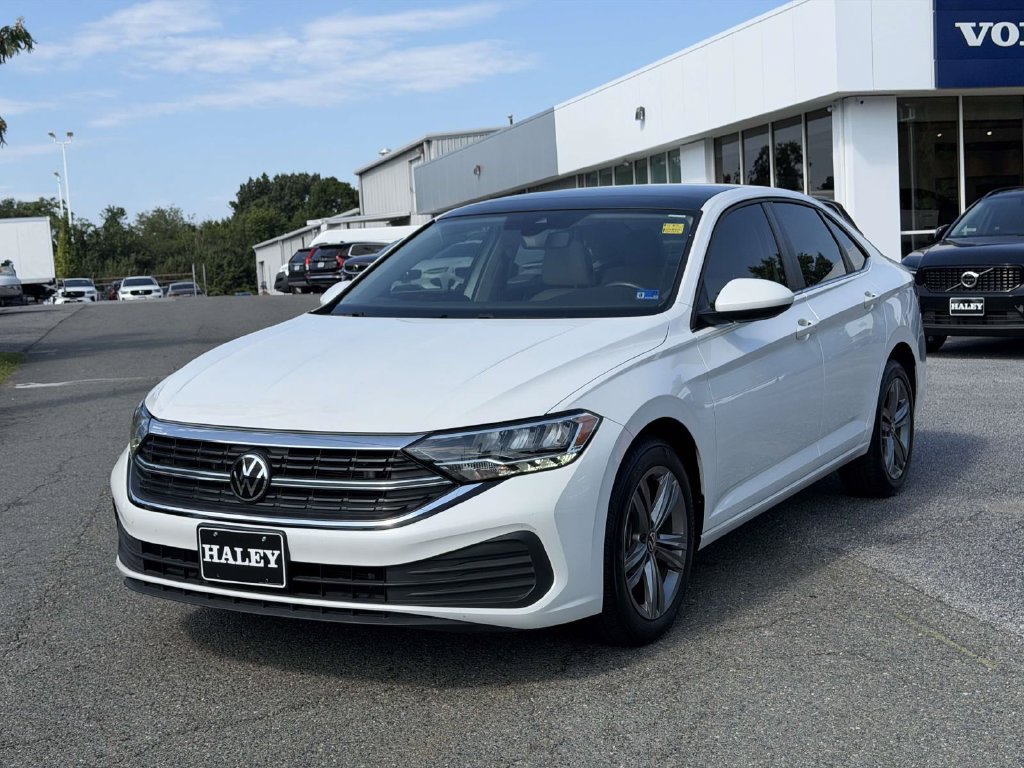 Used 2024 Volkswagen Jetta SE w/ Panoramic Sunroof Package FWD image 23