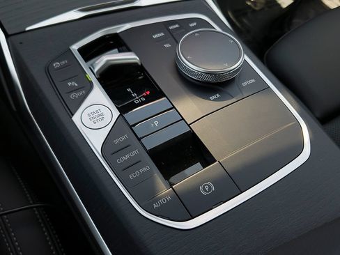 New 2026 BMW 330i Sedan w/ Convenience Package RWD image 10