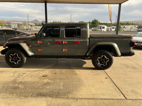 Used 2021 Jeep Gladiator Rubicon image 2