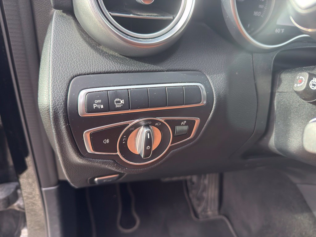 Used 2019 Mercedes-Benz GLC 300 4MATIC image 19
