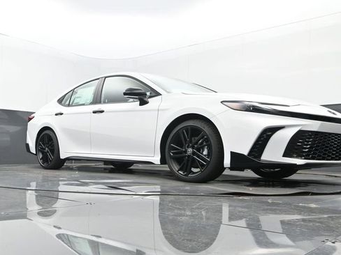 New 2026 Toyota Camry Hybrid image 23