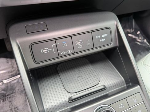 Used 2024 Hyundai Kona Limited FWD image 29