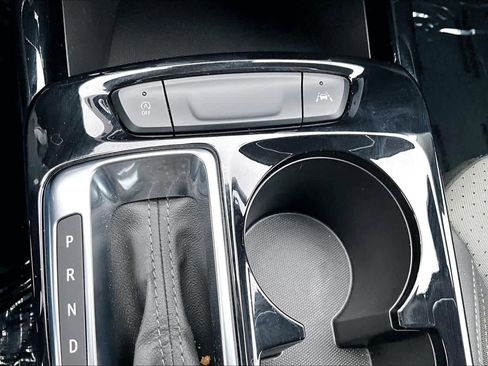 Used 2025 Chevrolet Trax LT w/ LT Convenience Package image 33