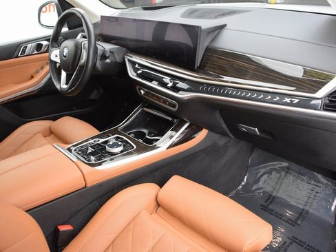 Used 2023 BMW X7 xDrive40i w/ Parking Assistance Package image 14