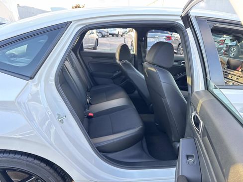 Used 2025 Honda Civic Sport image 14