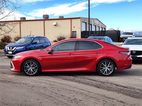 Used 2023 Toyota Camry XLE image 2