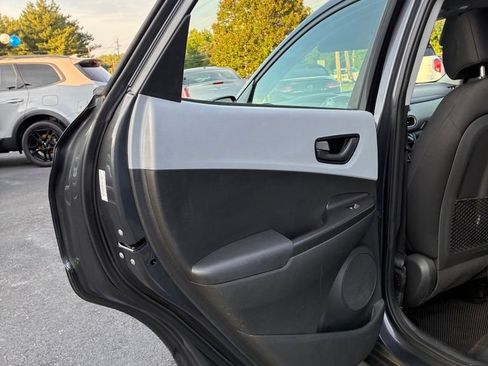 Used 2021 Hyundai Kona SE FWD image 42