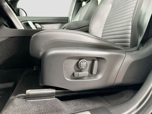 Certified 2025 Land Rover Discovery Sport Dynamic SE image 16