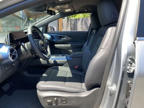 Used 2026 Chevrolet Equinox EV LT FWD image 13