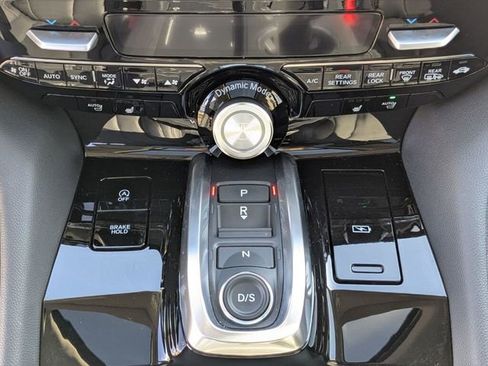 Certified 2025 Acura MDX SH-AWD image 17