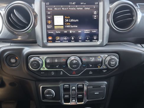 Used 2022 Jeep Gladiator Sport AWD/4WD image 17