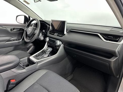 Used 2023 Toyota RAV4 LE AWD/4WD image 25