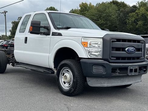 Used 2016 Ford F250 XL w/ Power Equipment Group AWD/4WD image 4