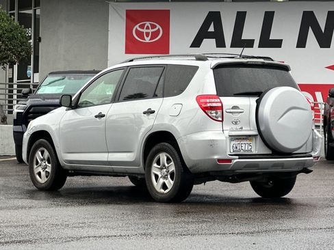 Used 2012 Toyota RAV4 FWD image 3