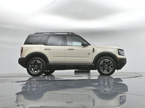 Used 2025 Ford Bronco Sport Outer Banks w/ Outer Banks Tech Package+ AWD/4WD image 50