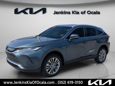 Used 2024 Toyota Venza Limited image 7