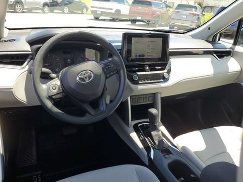 Used 2023 Toyota Corolla Cross L AWD/4WD image 10