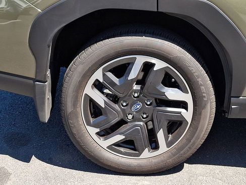 Used 2025 Subaru Forester Premium AWD/4WD image 8