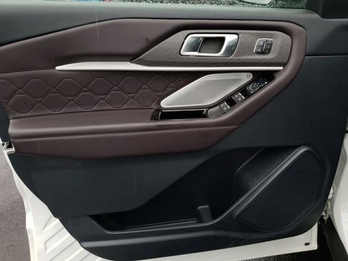New 2025 Ford Explorer Platinum w/ Ultimate Package image 19