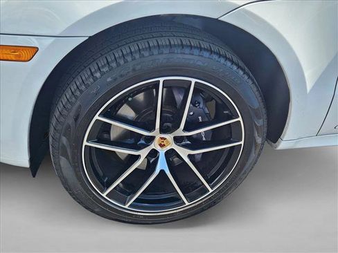 Used 2024 Porsche Macan AWD/4WD image 24