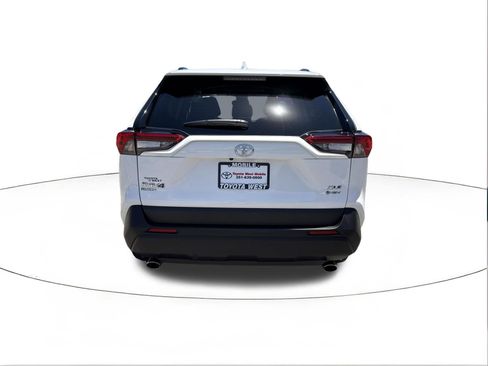 Used 2025 Toyota RAV4 XLE AWD/4WD image 4
