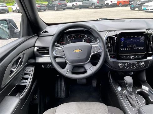 Used 2023 Chevrolet Traverse LT AWD/4WD image 18