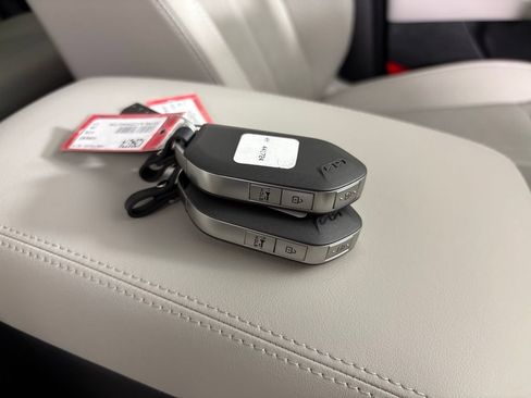 New 2026 Kia Sorento S w/ S Panoramic Sunroof Package FWD image 46