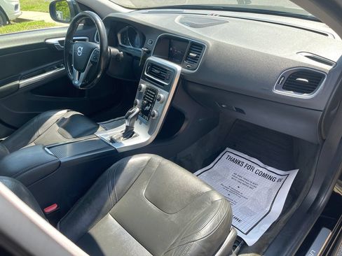 Used 2018 Volvo S60 T5 Inscription Platinum AWD/4WD image 18
