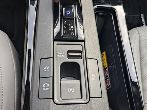 Used 2024 Toyota Prius XLE image 21