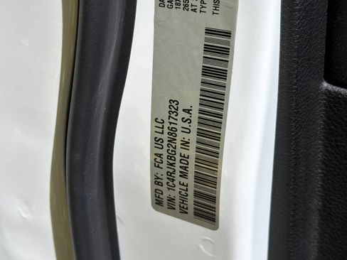 Used 2022 Jeep Grand Cherokee L Limited w/ Luxury Tech Group II image 30