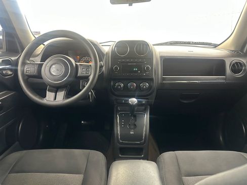 Used 2014 Jeep Patriot Sport image 16