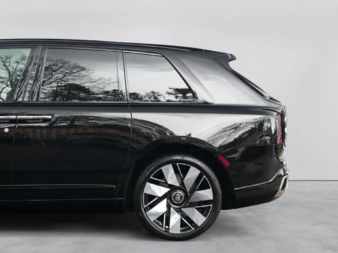 Certified 2025 Rolls-Royce Cullinan AWD/4WD image 57