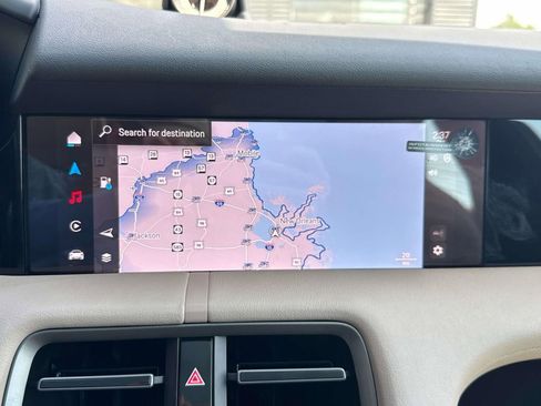 Used 2025 Porsche Taycan image 24