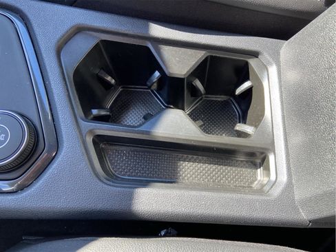 Used 2023 Volkswagen Tiguan SE image 27