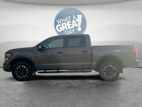 Used 2023 Nissan Titan PRO-4X w/ Pro-4x Convenience Package AWD/4WD image 4