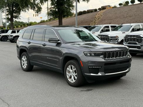 Used 2023 Jeep Grand Cherokee L Limited AWD/4WD image 7