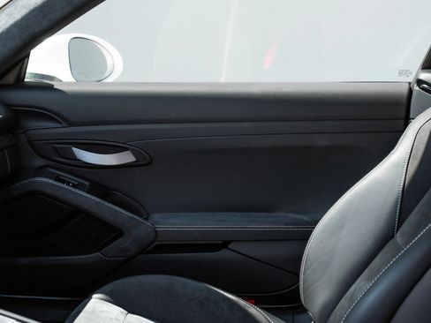 Used 2020 Porsche 718 Cayman GT4 RWD image 20