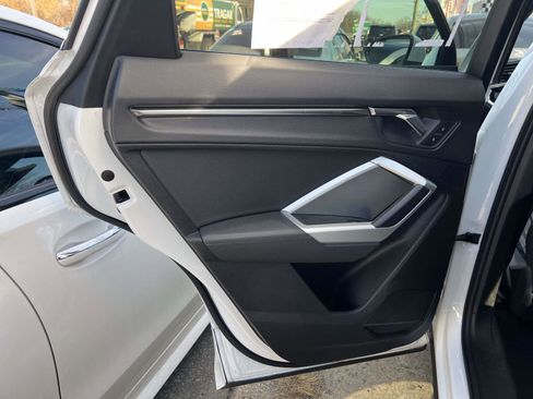 Used 2020 Audi Q3 2.0T Premium image 13