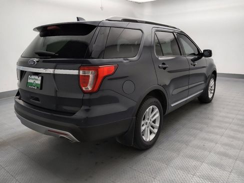 Used 2017 Ford Explorer XLT FWD image 9