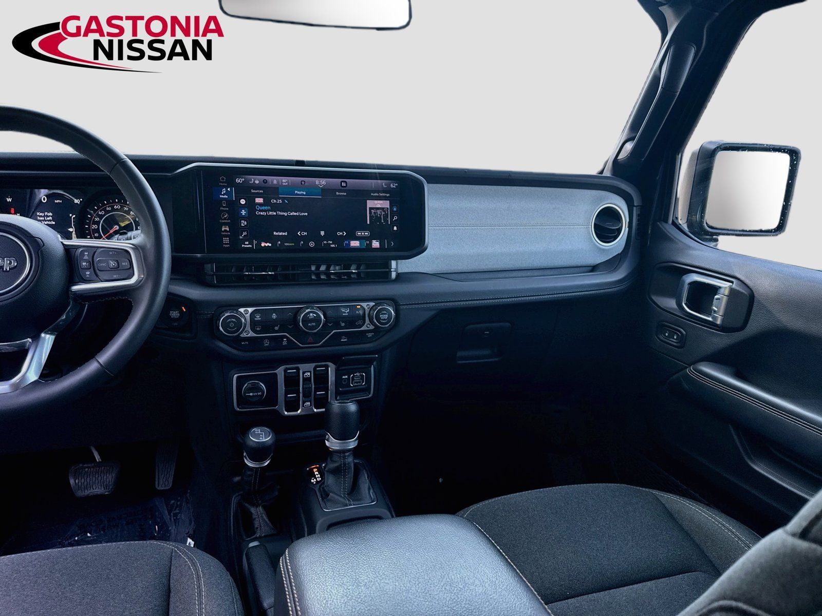Used 2025 Jeep Wrangler Unlimited Sahara AWD/4WD image 30