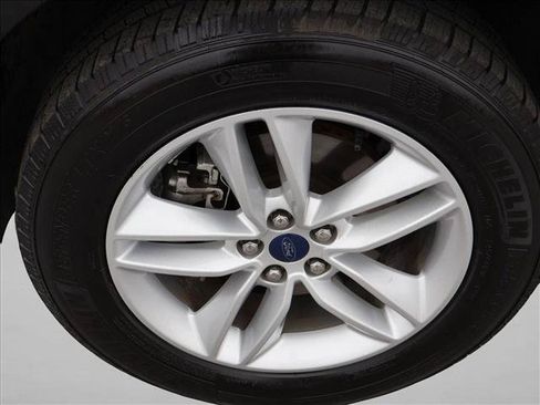Used 2015 Ford Edge SEL FWD image 28