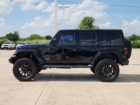 Used 2021 Jeep Wrangler Unlimited Sahara AWD/4WD image 4
