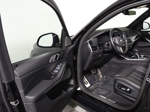 Used 2021 BMW X7 M50i w/ Cold Weather Package AWD/4WD image 18